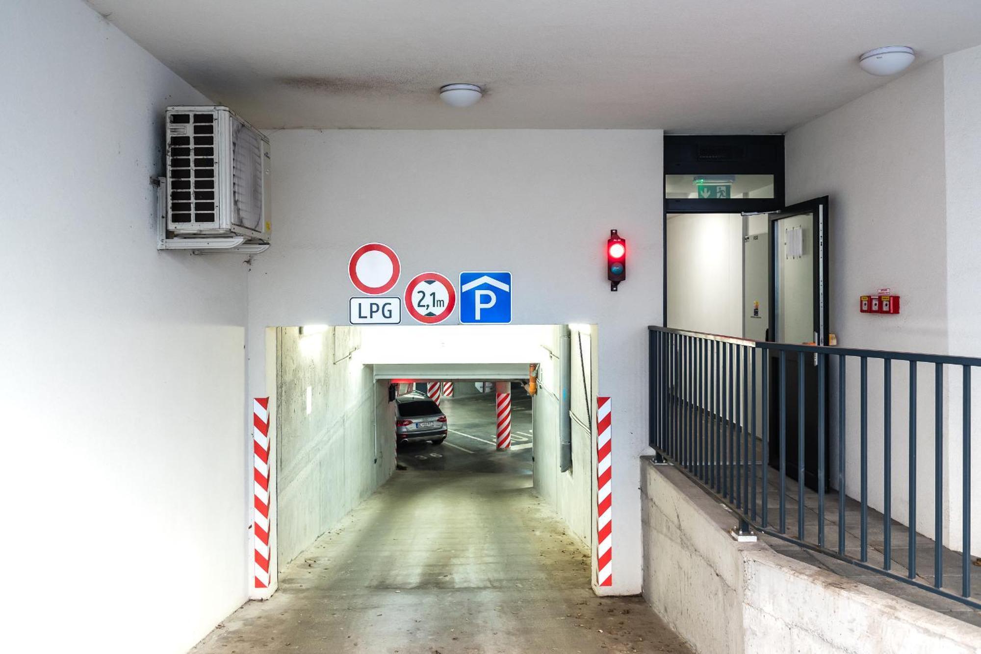 Mickiewiczova Apartment Free Parking By Veronika & Jano براتسيلافا المظهر الخارجي الصورة